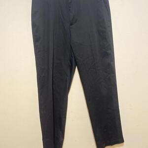 Haggar Pants Men’s 34x30 Black Classic Fit Premium KHAKI